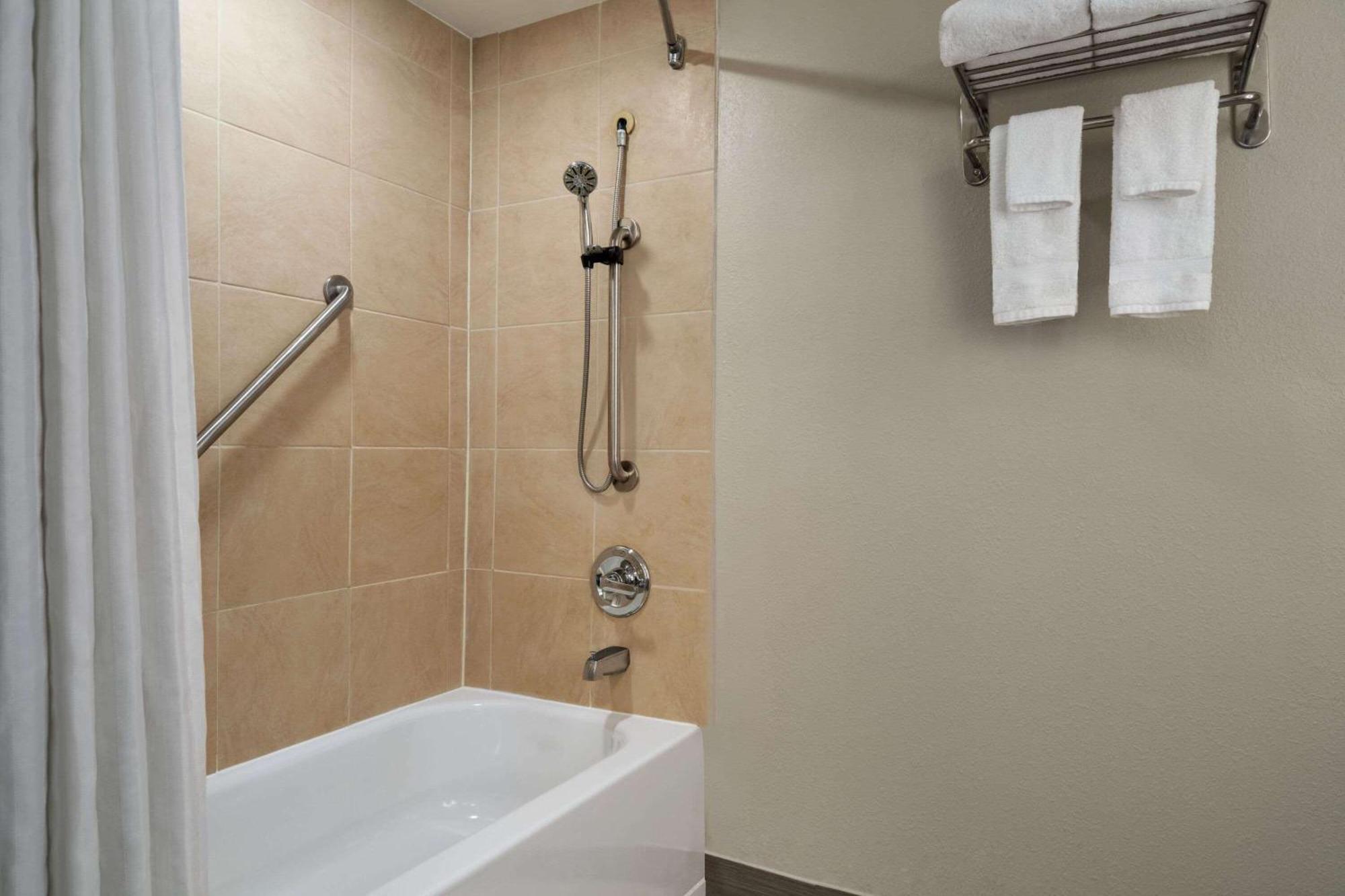 Wyndham Garden Inn Pittsburgh Airport Robinson Township Exteriér fotografie